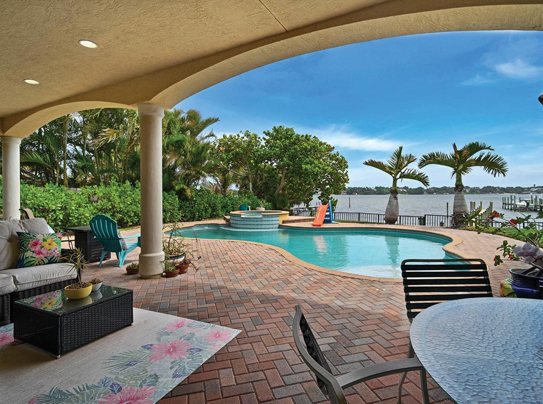 Beautiful Wide Waterfront St Lucie River Home